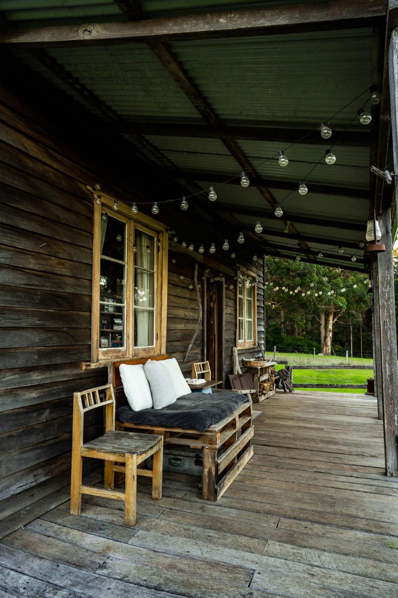 Cosy Farmstay: Green Cabin At Whispering Woods Beedelup Exterior photo